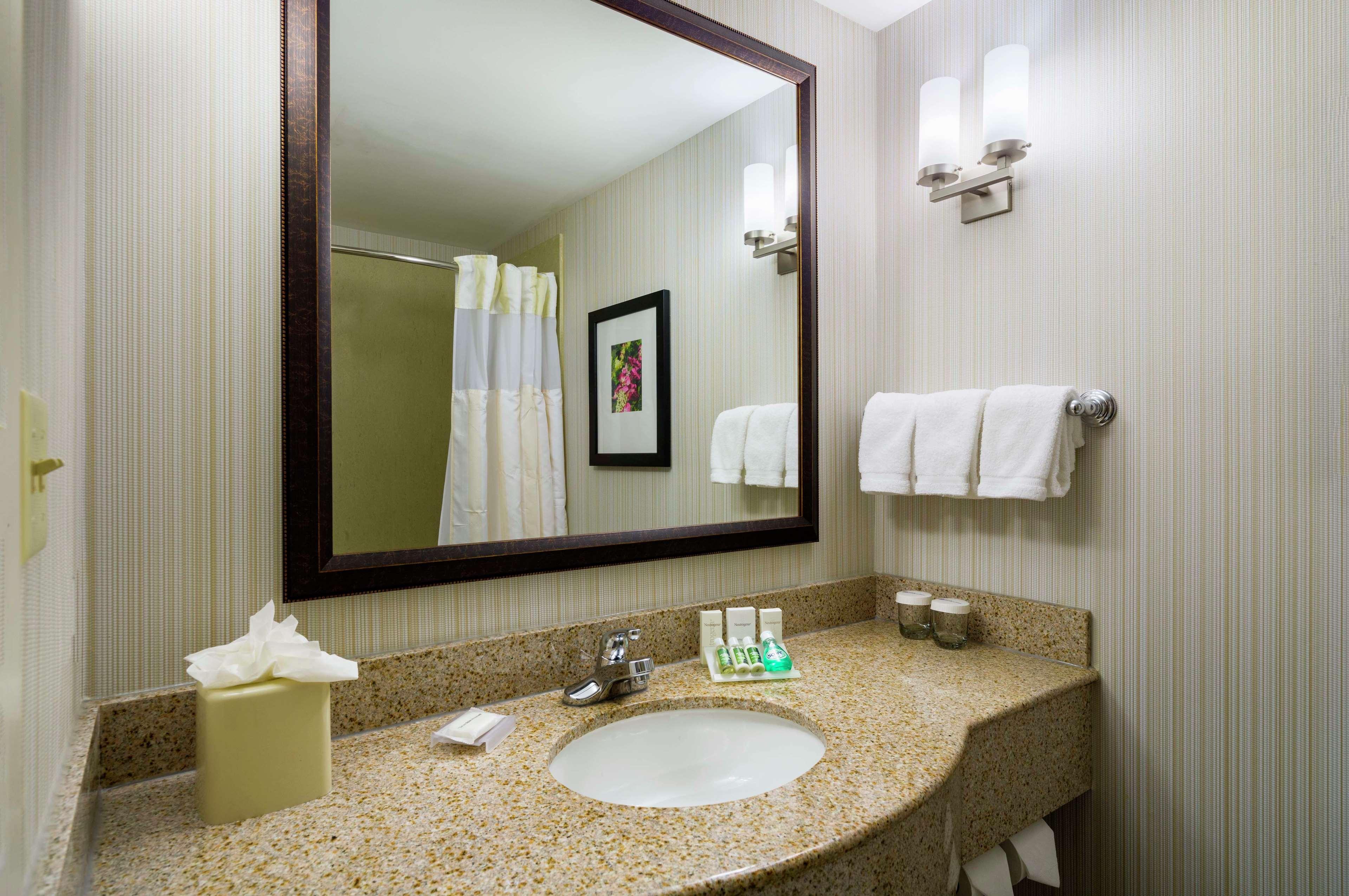 Hilton Garden Inn Edison/Raritan Center Dış mekan fotoğraf