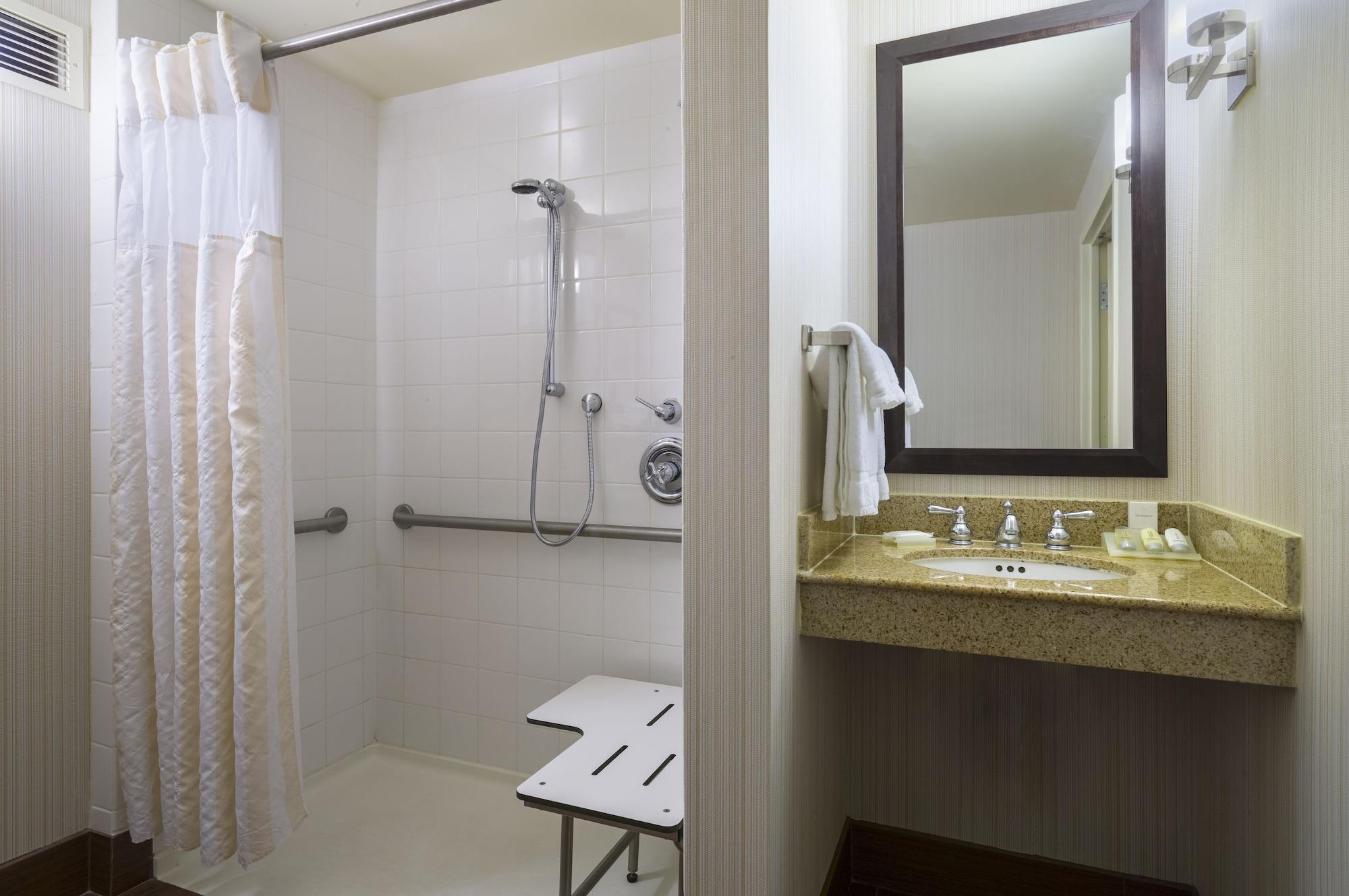 Hilton Garden Inn Edison/Raritan Center Dış mekan fotoğraf