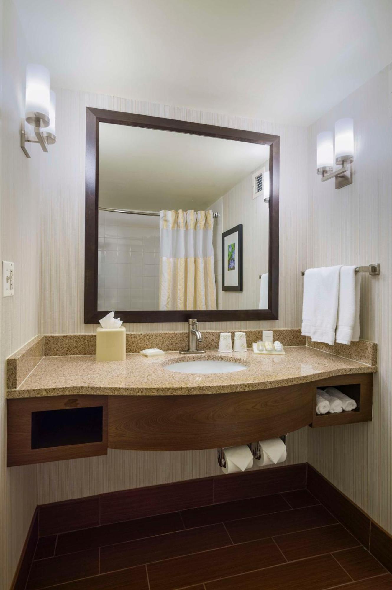 Hilton Garden Inn Edison/Raritan Center Dış mekan fotoğraf