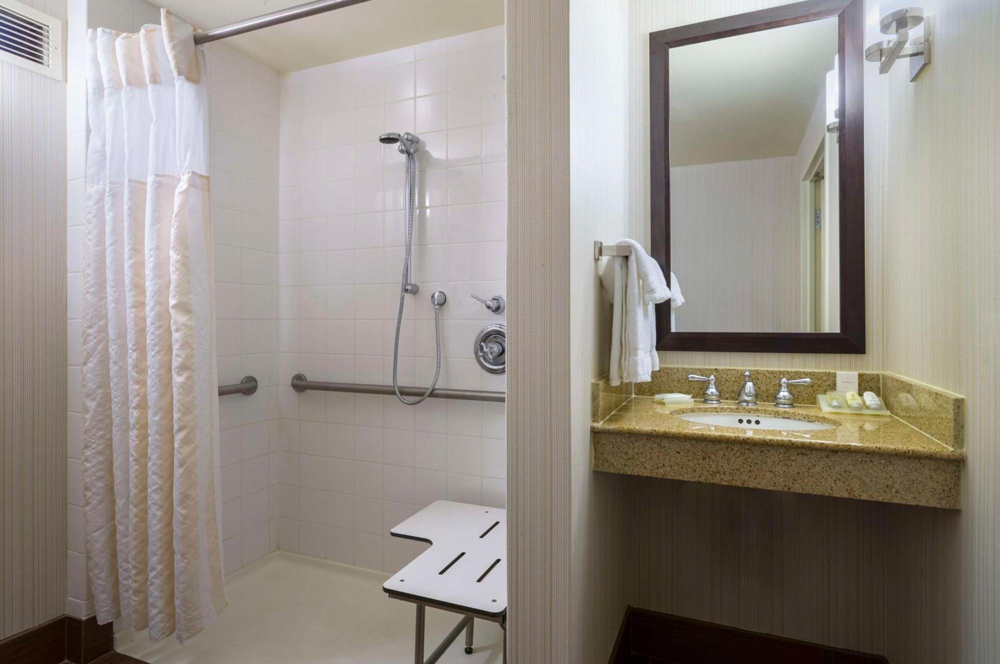 Hilton Garden Inn Edison/Raritan Center Dış mekan fotoğraf