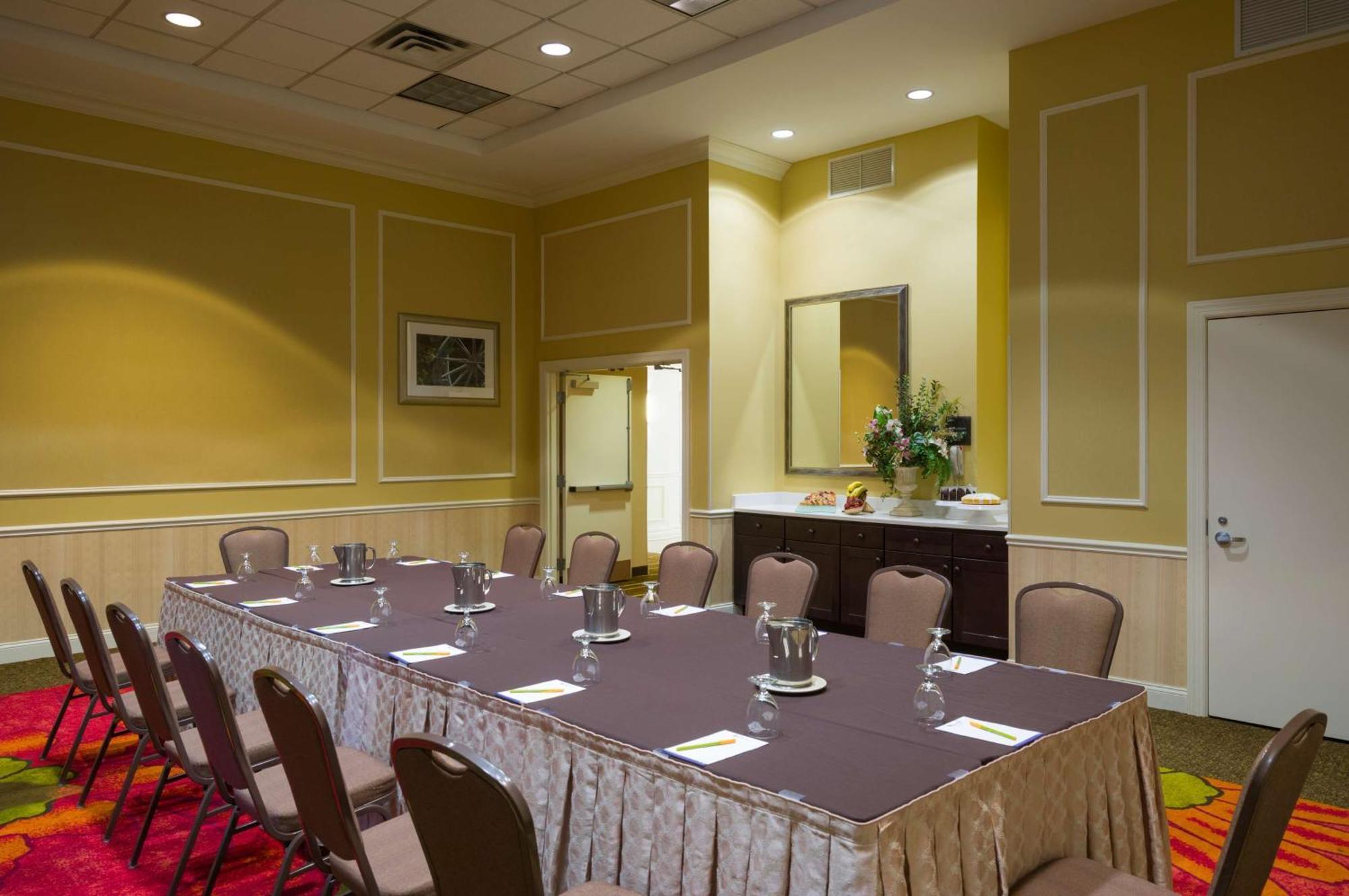 Hilton Garden Inn Edison/Raritan Center Dış mekan fotoğraf