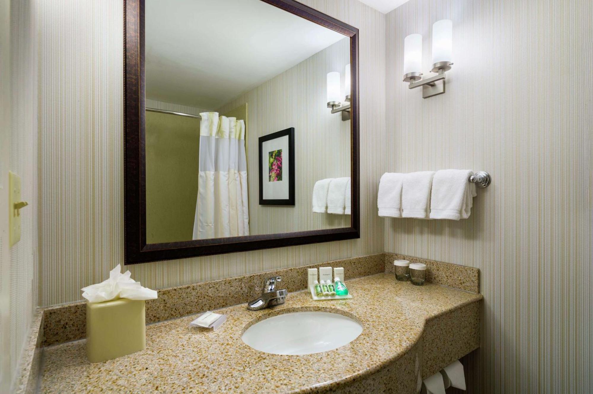 Hilton Garden Inn Edison/Raritan Center Dış mekan fotoğraf
